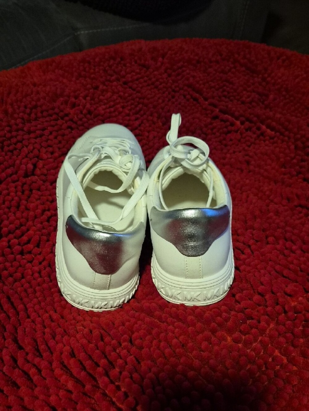 NWOT Michael Kors White Leather Low-Top Sneakers - Picture 2 of 3